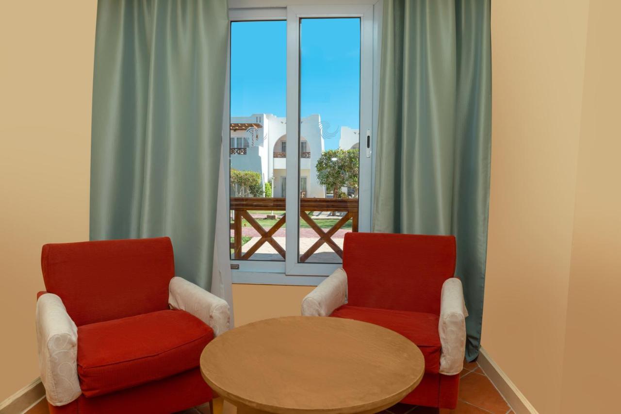 Sharm Dreams Vacation Club - Aqua Park Hotel Exterior foto A room at the hotel