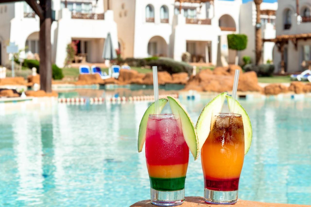 Sharm Dreams Vacation Club - Aqua Park Hotel Exterior foto Cocktails at the pool